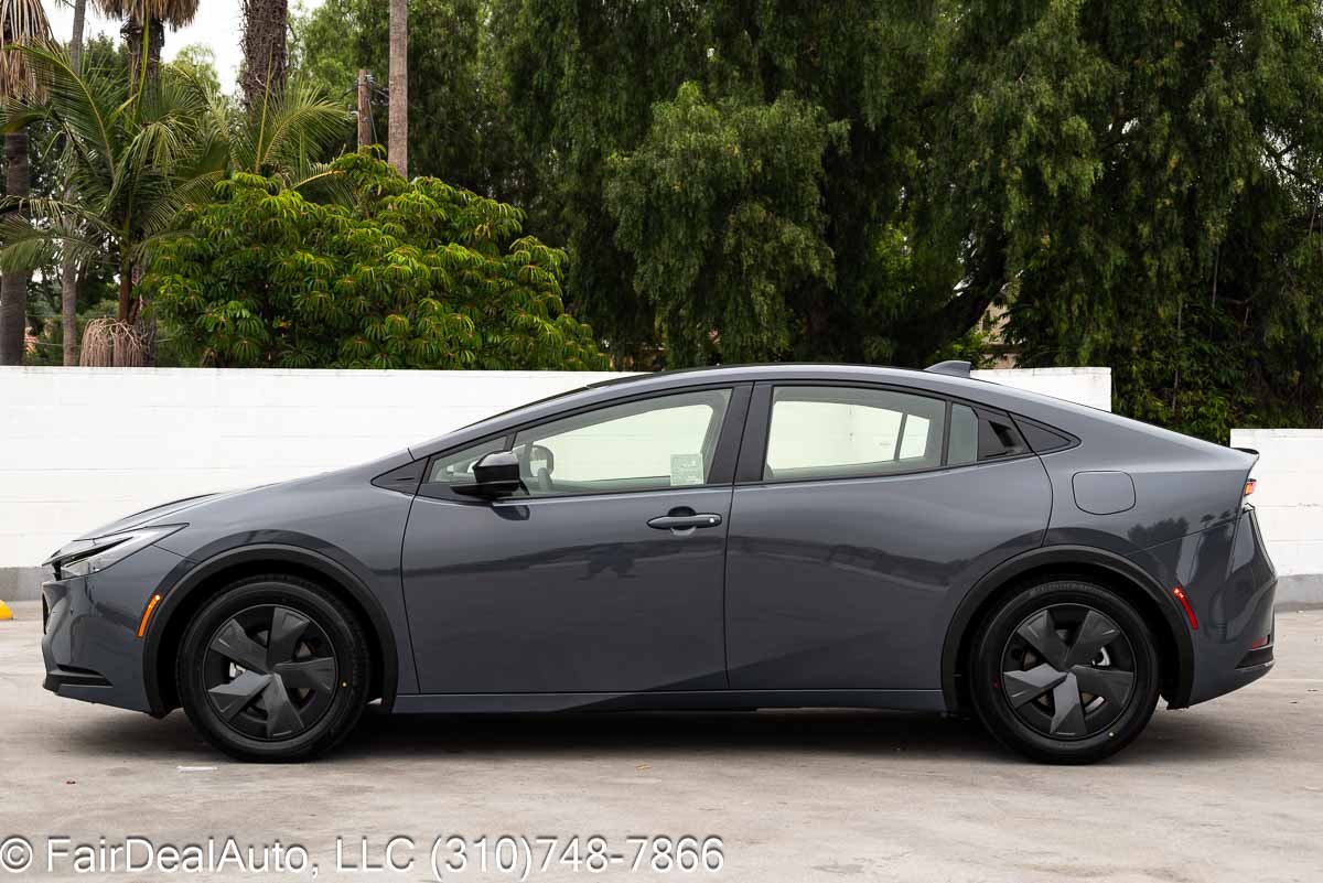 2024-Toyota-Prius-Hybrid-Lease-3762