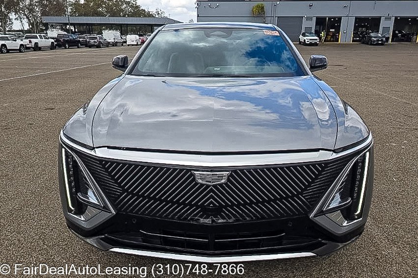 2024-Cadillac-Lyriq-Lease--2 bmw x5 lease